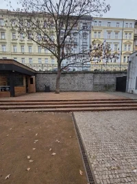 stánek-kavárna-Kostnické nám. 1 (2)